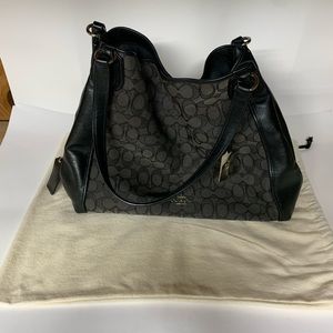 Coach

EDIE SHOULDER BAG IN SIGNATURE JACQUARD AND LEATHER